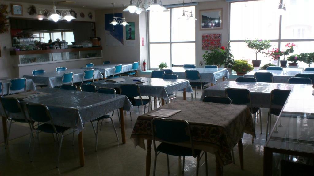 New Hakuginso Hotel Furano Bagian luar foto