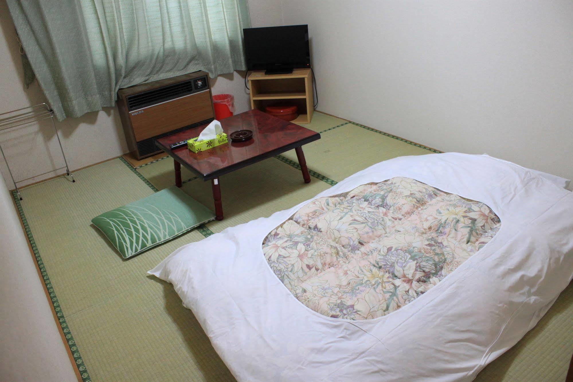New Hakuginso Hotel Furano Bagian luar foto