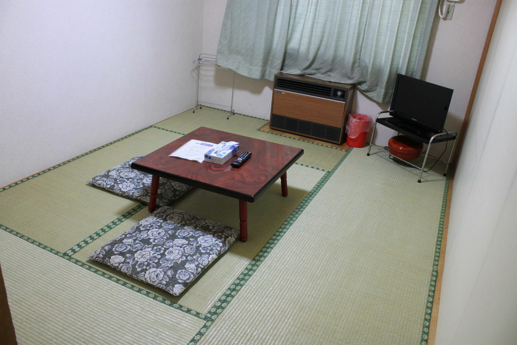 New Hakuginso Hotel Furano Bagian luar foto